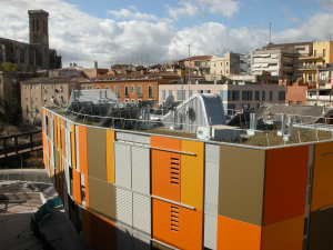 Multifamilial Edifici 52 habitatges, local aparcament al carrer i Manresa Montserrat